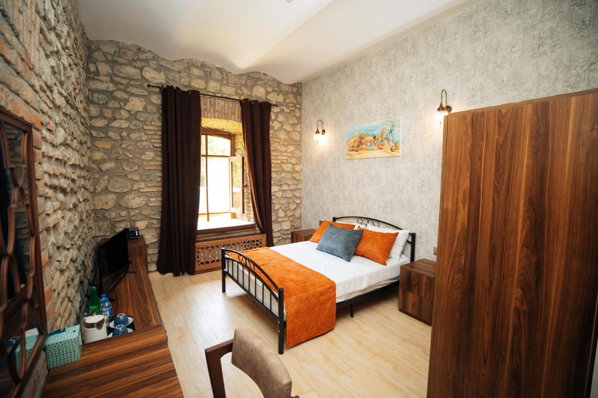 Art Hotel By Abad Guest Şǝki Exterior foto